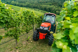 M5091N_Vineyard_front_powercrawler