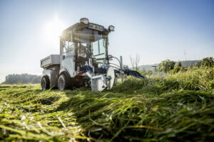 MC_150_municipal_sickle_bar_mower_puplic_services_green_areas_app_05_CI20-Print