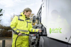 MC_250_e!ectric_municipal_charging_app_01_CI20-150_DPI