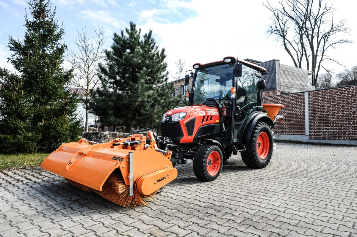 swe-57-kehrmaschine-ku-lx351-einsatz01-matev